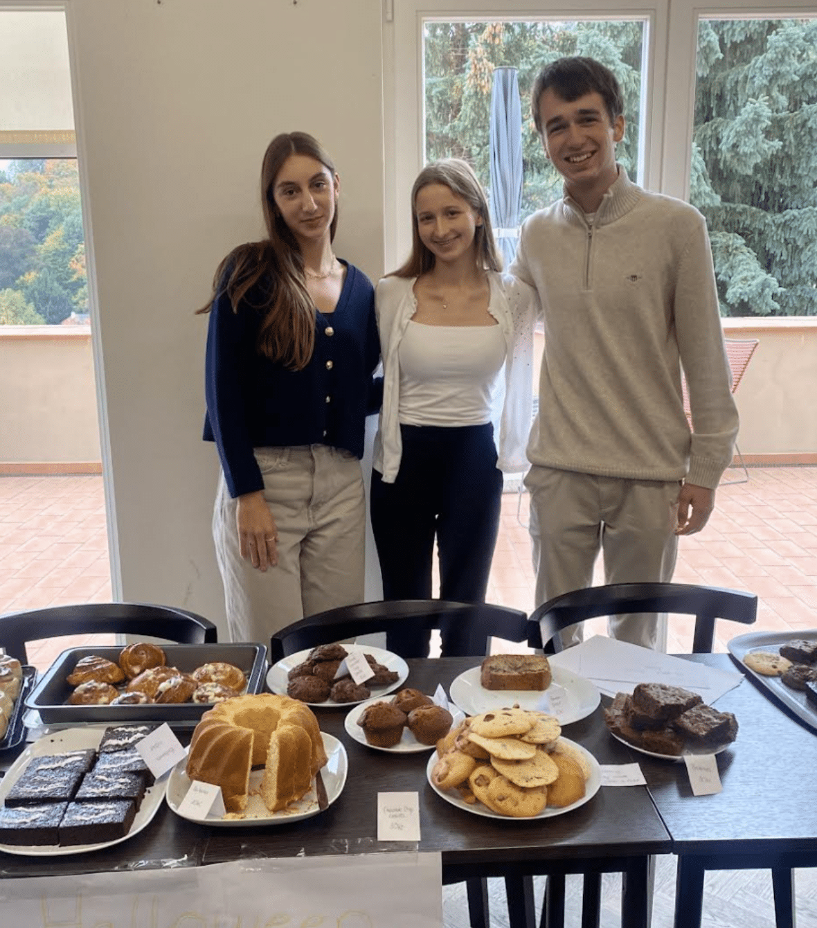 Spooky Sweets for a Good Cause: Halloween Bake Sale Raises Over 9,000 Kč for Charity