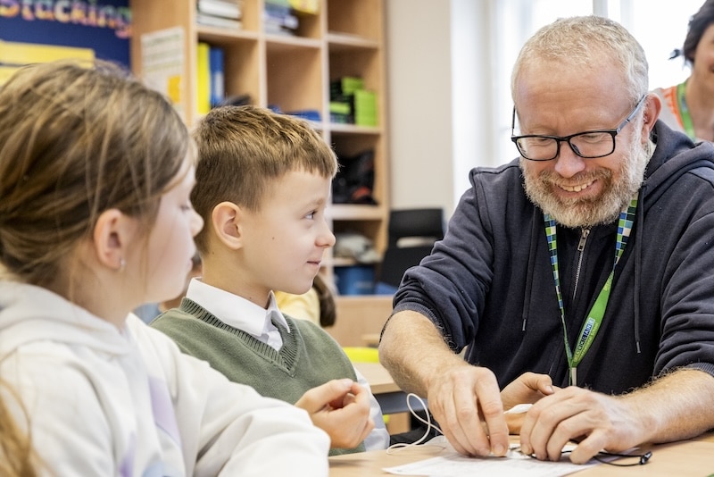 Constructive discussion between teacher and students in Year 4